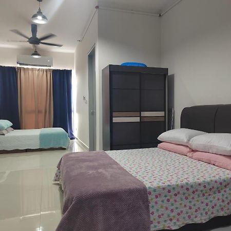 Studio Suite Homestay Klia Sepang Exterior foto